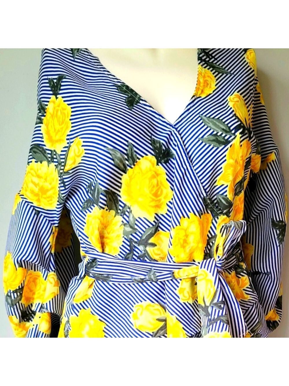Urban Heritage Women's Puffy Sleeve Wrap Top Size S